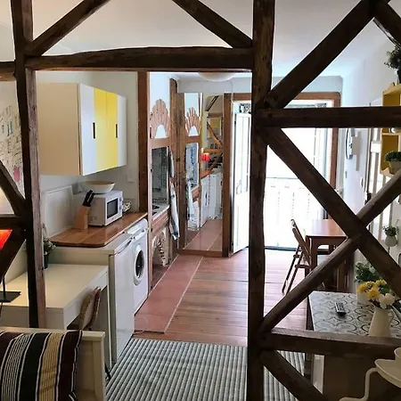 Typical Studio In Great Location! Tram 28! Apartamento