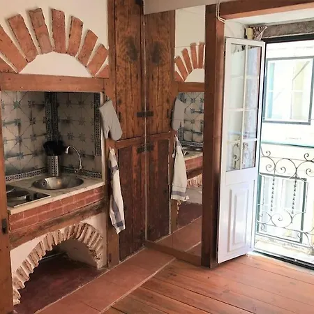 Apartamento Typical Studio In Great Location! Tram 28! *