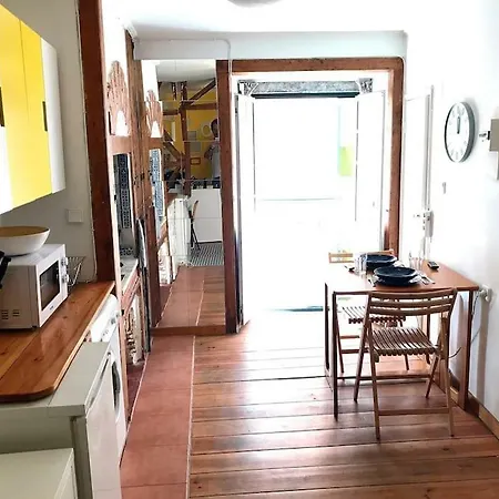 Typical Studio In Great Location! Tram 28! Appartement Lissabon