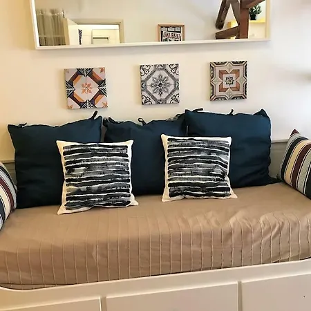 Typical Studio In Great Location! Tram 28! Apartment *